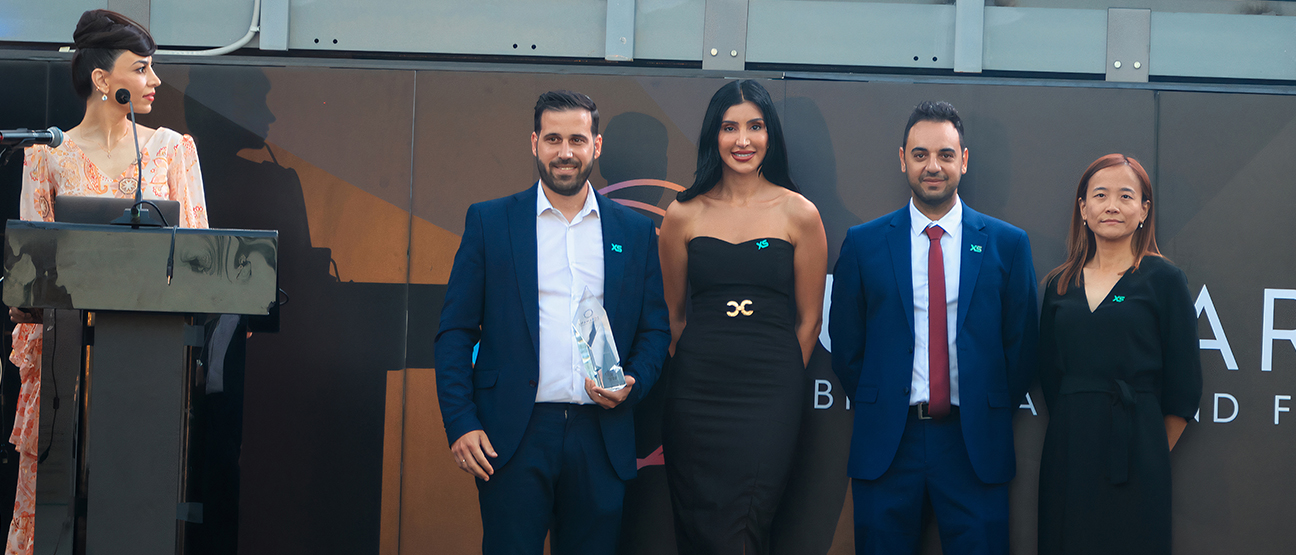 Célébration de l'Excellence : XS.com remporte le prix de 'Courtier de l'Année' aux UF Global Awards